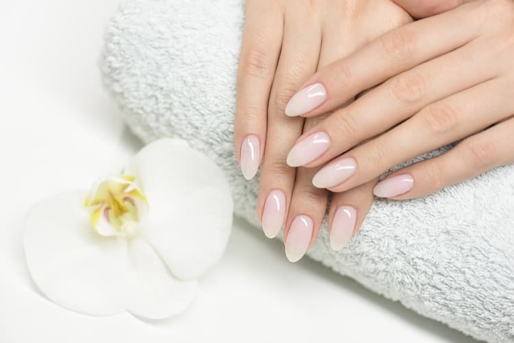 UV smalto gel - Semi-permanent UV gel enamel for natural nails. - Müster &  Dikson